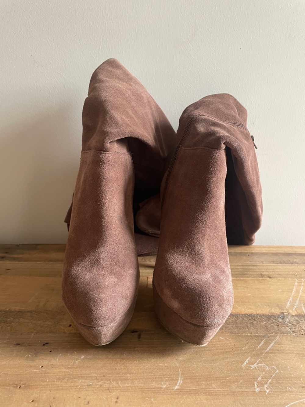 Steve Madden Fabulus Taupr Suede Boots